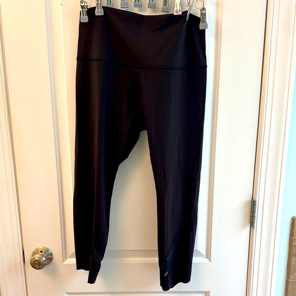 Lululemon Wunder Under Scalloped Hem High-Rise Crop 23" *Luxtreme. Black.